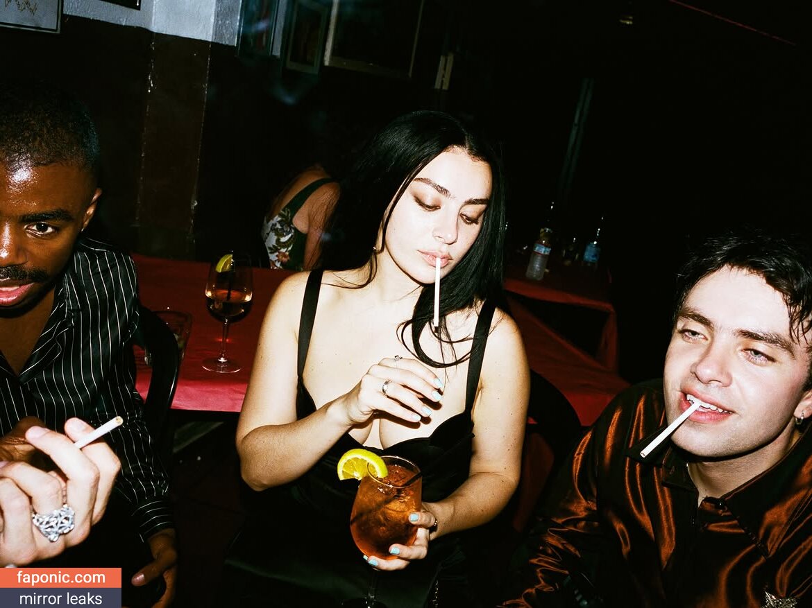 Charli XCX, charli_xcx, charlignarly, charlixcx, https: Nackt-Leaks OnlyFans Foto #7