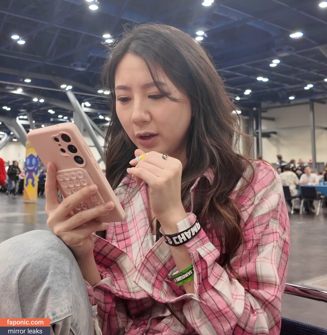 Fuslie, Leslie Nackt-Leaks  Foto #919