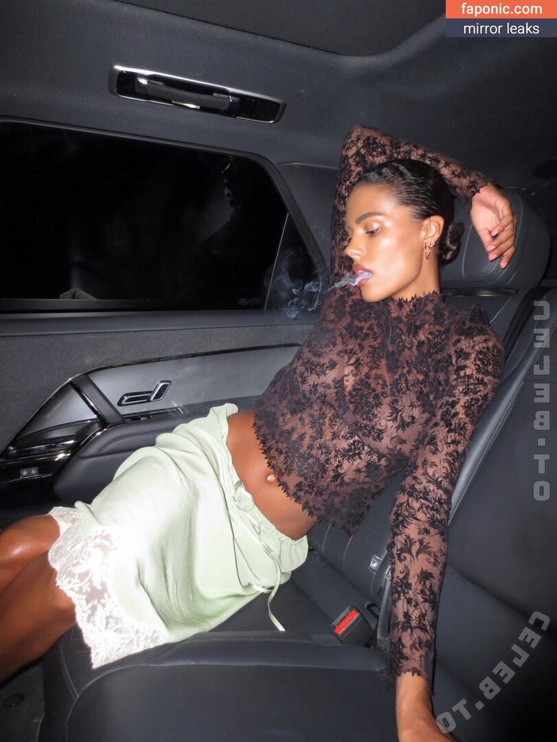 Tina Kunakey, tinakworld, tinariccia Nackt-Leaks  Foto #1
