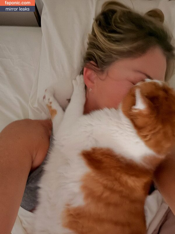 Tricia Helfer, officialtriciahelfer Nackt-Leaks  Foto #2