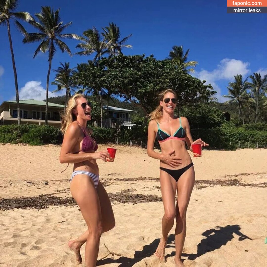 Tricia Helfer, officialtriciahelfer Nackt-Leaks  Foto #4