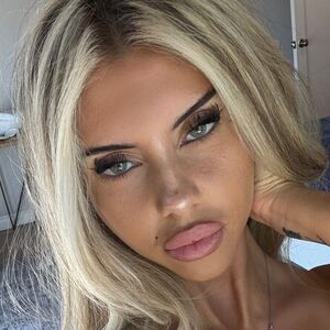 Taylor Peach Xo