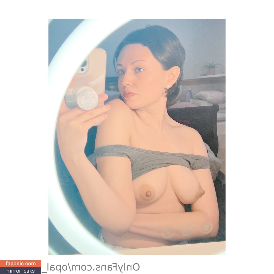 Girl On Cinema