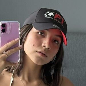 oficialmaryaguilar