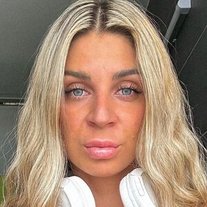 Sarah Sixxx