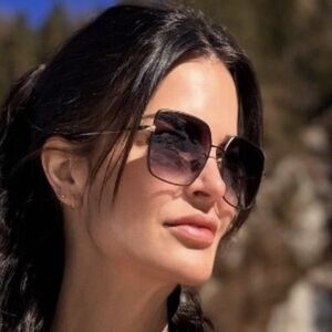 Stefanie Gold