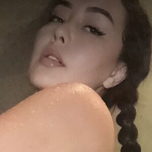 urgirltylaxx